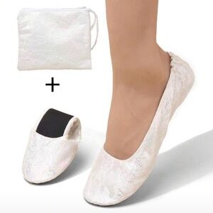 Women’s White Lace Slip-On Ballet Flats